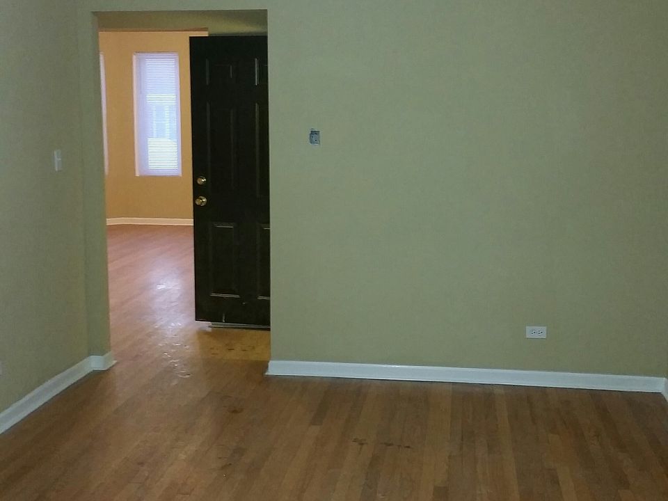 2nd image of 10411 S Rhodes Ave #2