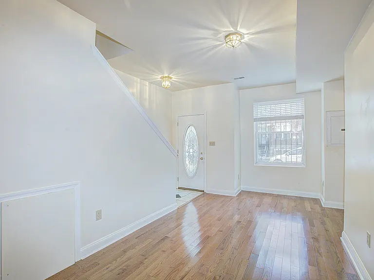 45 Hanover Pl NW — Photo 4