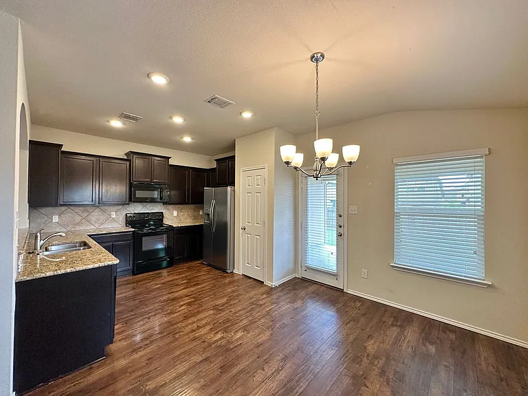 3414 Parkmill Dr — Photo 8