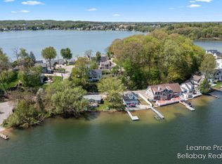 461 N Lake Dr, Caledonia, MI 49316