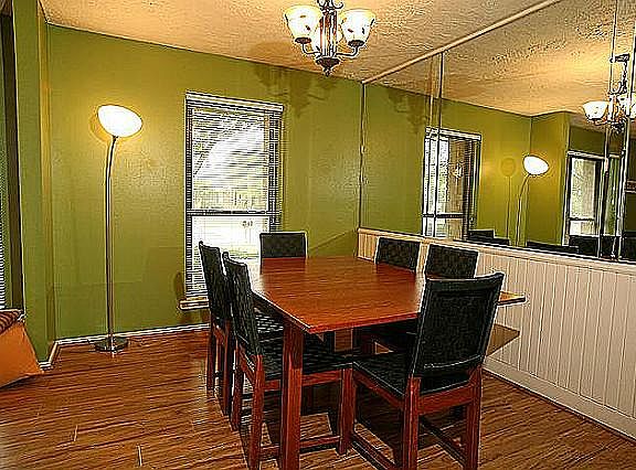 3rd image of 1005 Seabrook Dr