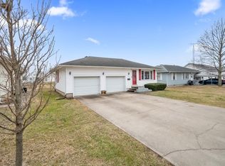 209 Elm St, Marshall, IL 62441