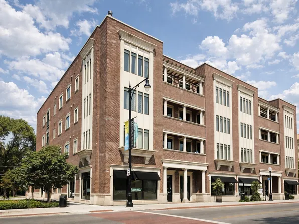 2401 N Janssen Ave APT 204, Chicago, IL 60614