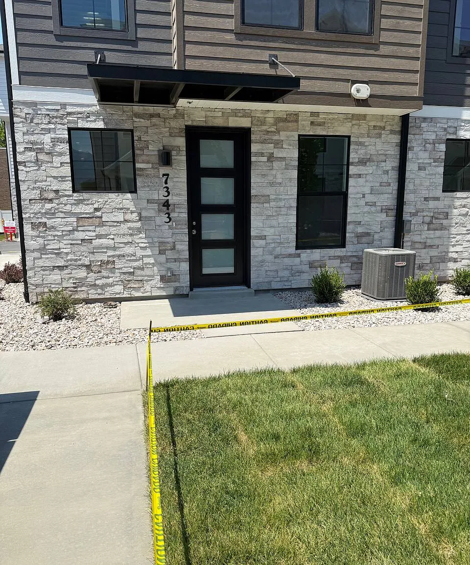 3 bed, 2.5 bath, 1648 sqft, $2,295 — Photo 3