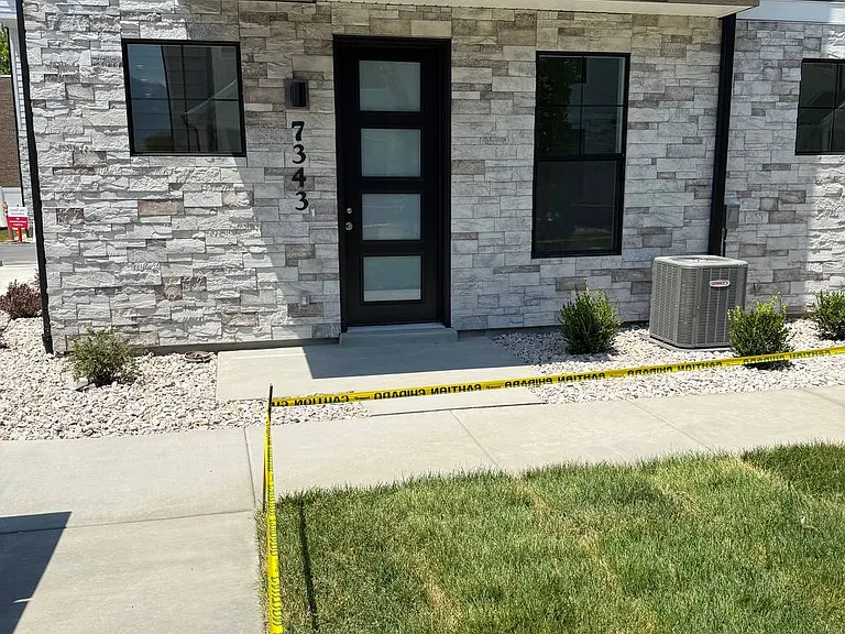 7343 S Sideline Ln — Photo 3