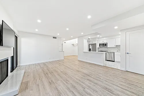 15215 Magnolia Blvd Photo 1