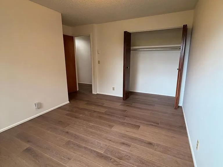 2610 Elinor St — Photo 29