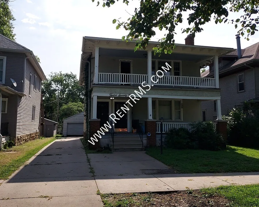 1272 SW Western Ave #2