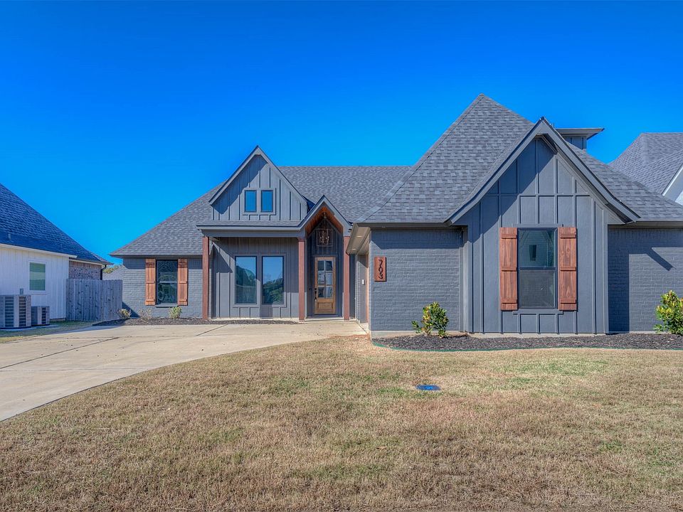 1st image of 703 Julesburg Ln