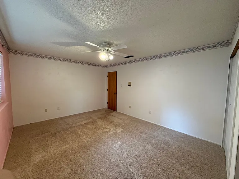 1401 Hillcrest Dr — Photo 21