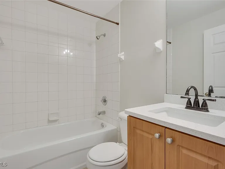 9025 Colby Dr #2111 — Photo 23