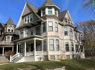 2704 N Hackett Ave #8, Milwaukee, WI