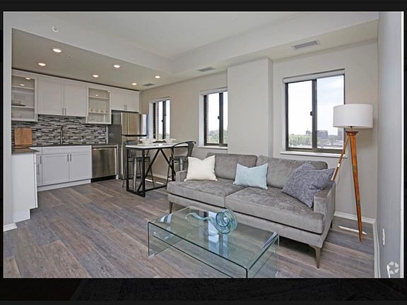 5th image of 2207 E 67th St #2231
