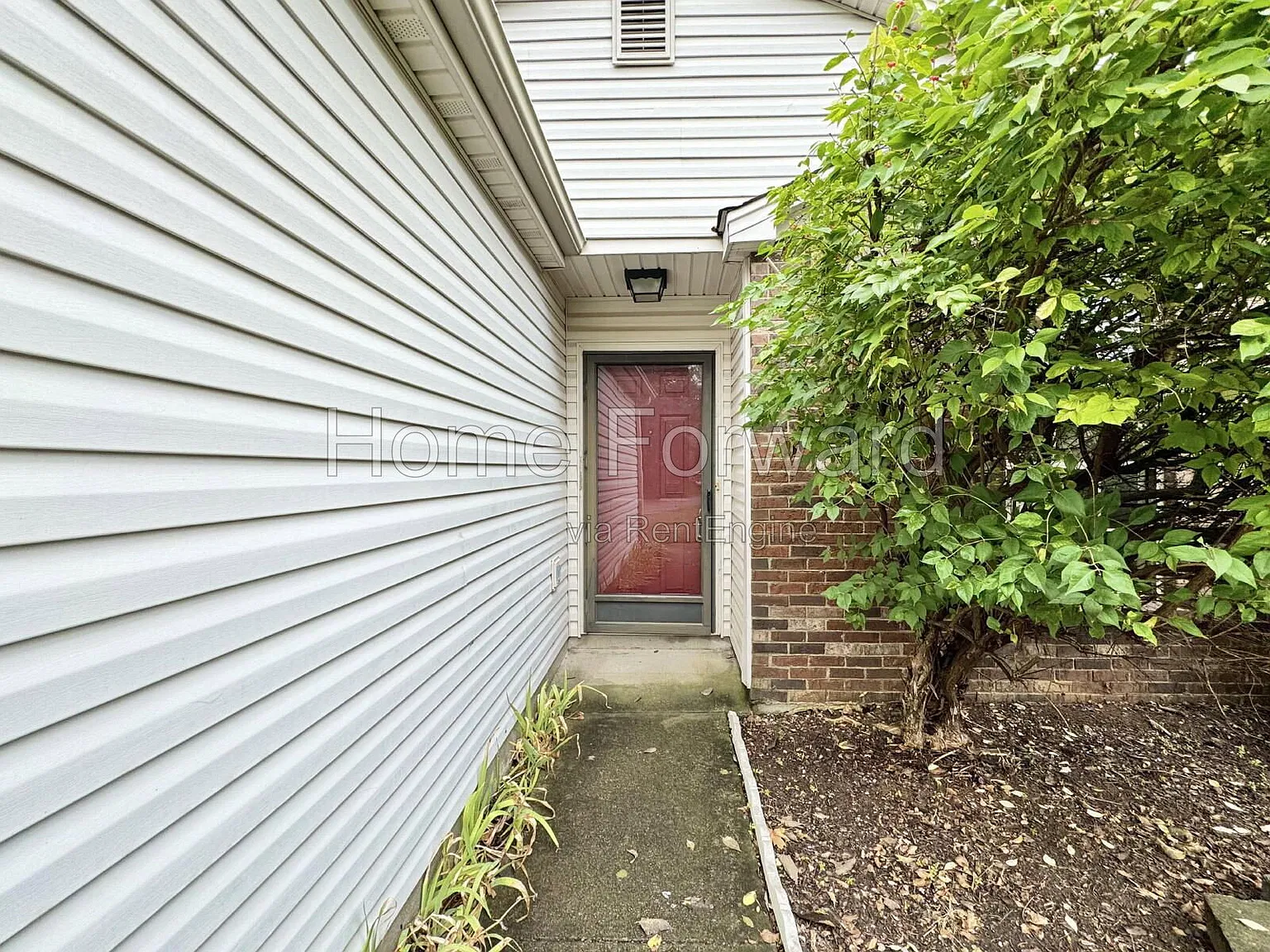 2 bed, 2.0 bath, 1052 sqft, $1,550 — Photo 2