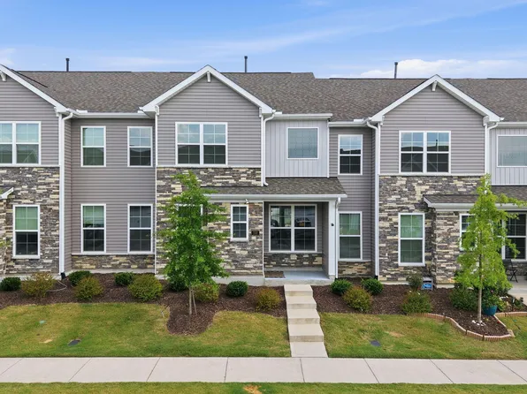 737 Andrade Dr, Fuquay Varina, NC 27526