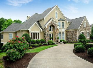 9220 Royal Mountain Dr, Chattanooga, TN 37421