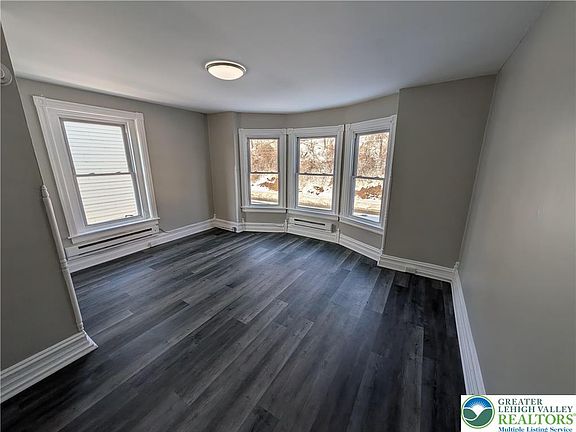 5th image of 240 E Hamilton St