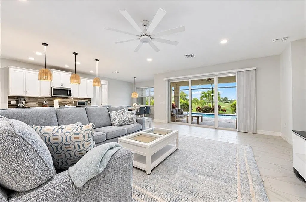 4 bed, 3.0 bath, 2419 sqft, $12,000 — Photo 4