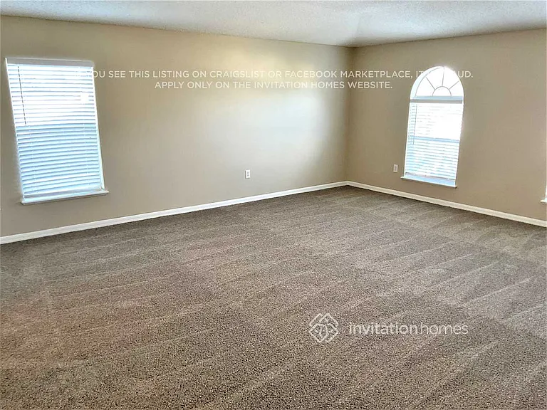 1754 McFarlane Ave — Photo 9