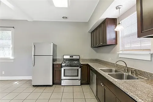 728 Philip St Photo 1