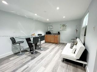 900 NE 2nd St #1, Hallandale Beach, FL 33009