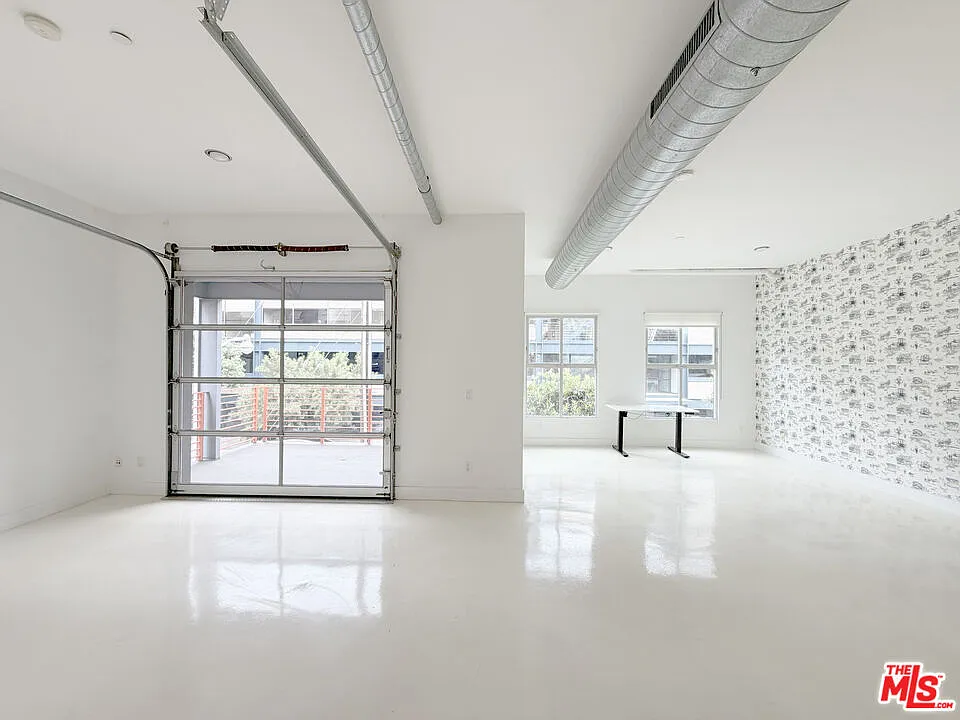 Building Photo - 212 Marine St #203
