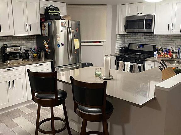 2nd image of 1449 W Foster Ave #G