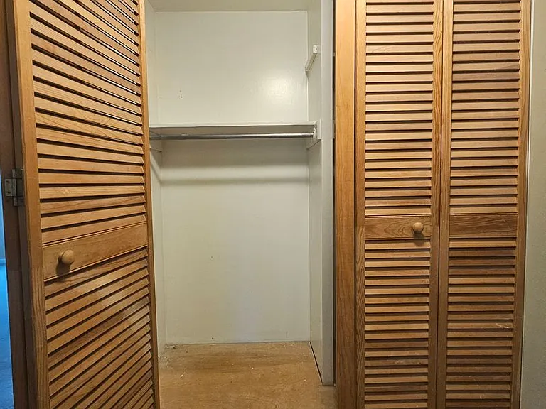 491 Westgate Dr — Photo 13