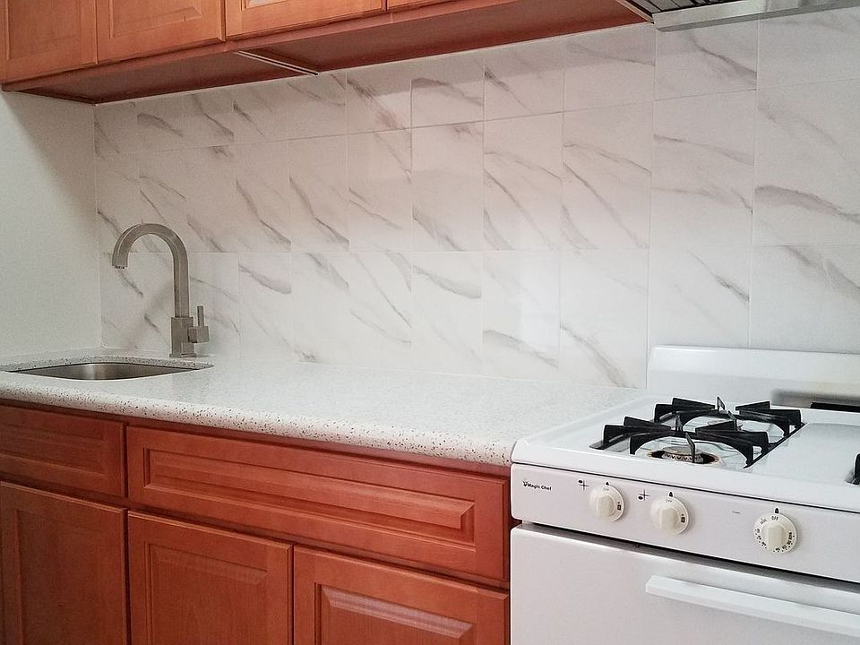 2nd image of 172 Forsyth St APT 6B