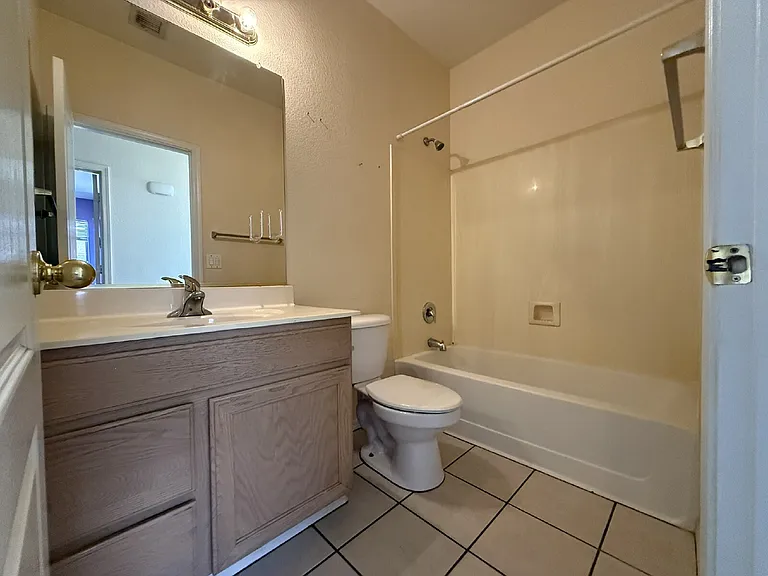 2705 N 109th Ave — Photo 17