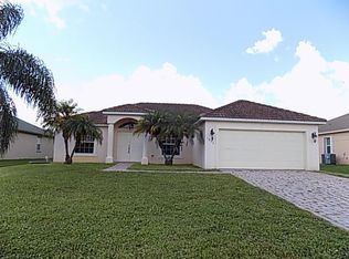 1032 SW Fisherman Ave, Port Saint Lucie, FL 34953