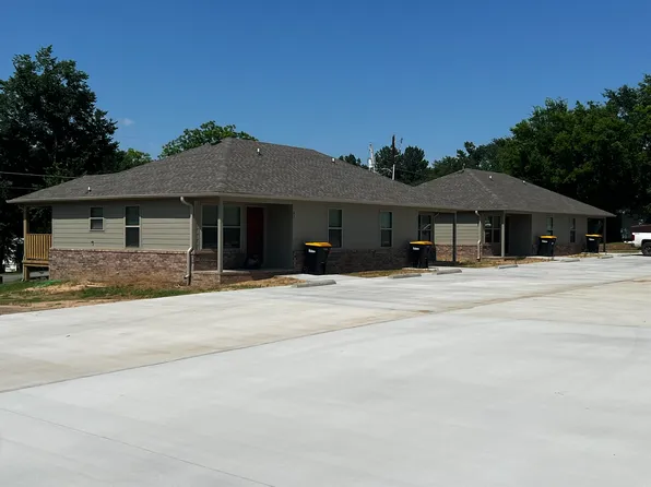 65 S Adams St, Charleston, AR 72933