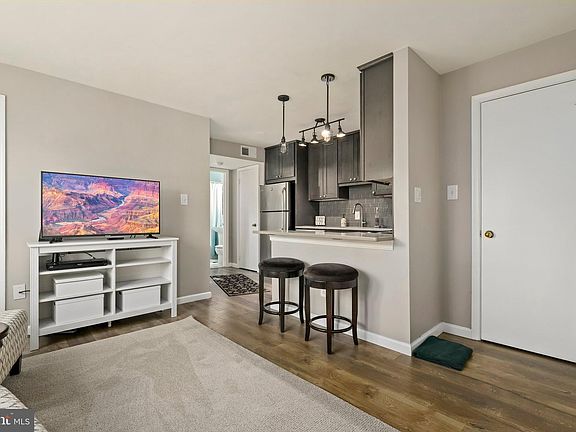 5th image of 306 E Duncan Ave APT G