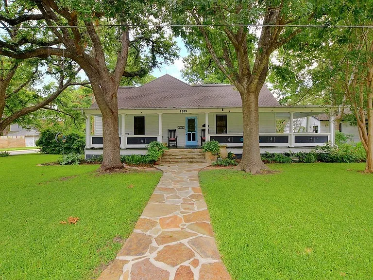 1503 S Elm St — Photo 3