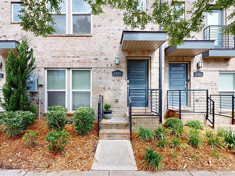 3804 Sky Haven Dr — Photo 2