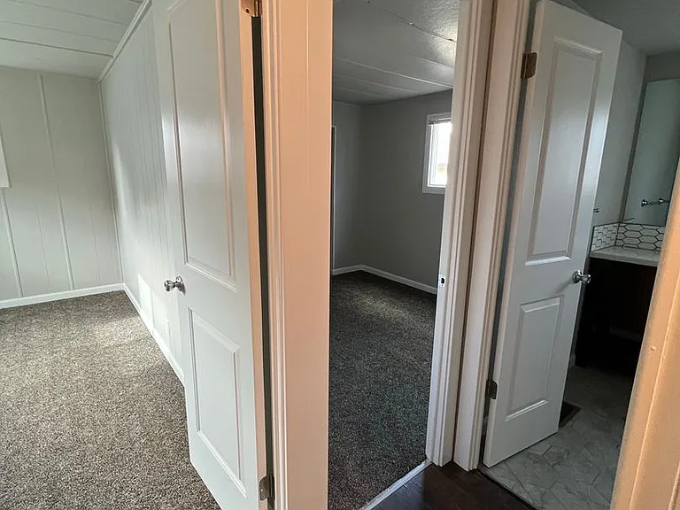 2038 Laburnum Ave #B — Photo 23