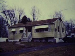 45 Serpentine Rd, Bridgeport, CT 06606