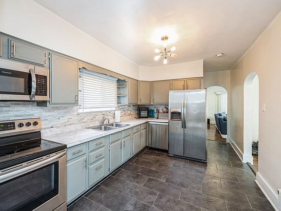 5th image of 523 N Taylor Ave