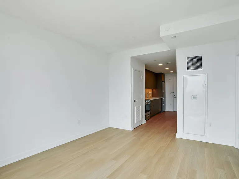 18 6th Ave #4407 — Photo 5
