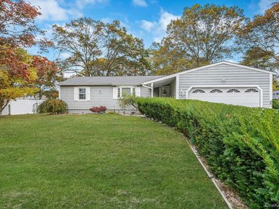 206 Crestwood Drive, Shirley, NY, 11967