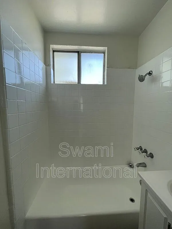 2 bed, 1.0 bath, 812 sqft, $1,850 — Photo 4