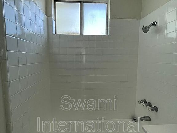 4th image of 6100 11th Ave #4
