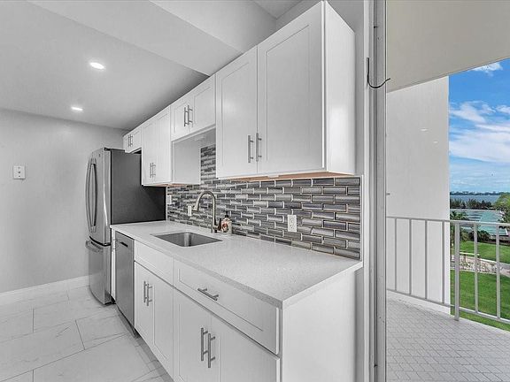 5th image of 11111 Biscayne Boulevard #5B (528)