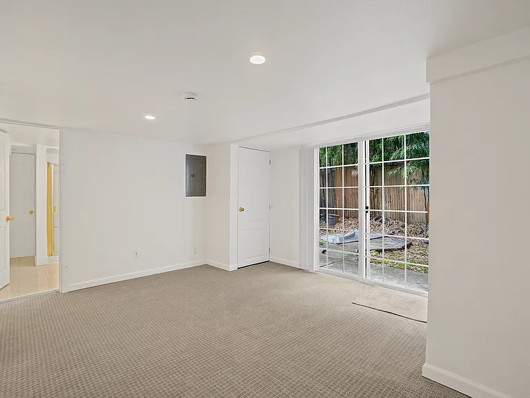 2136 Alki Ave SW #102 — Photo 8