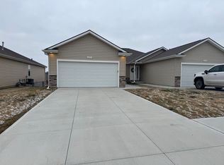 1074 N 170th Ave, Omaha, NE 68118