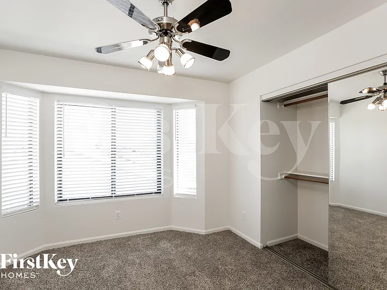 6512 N 85th Ave — Photo 12