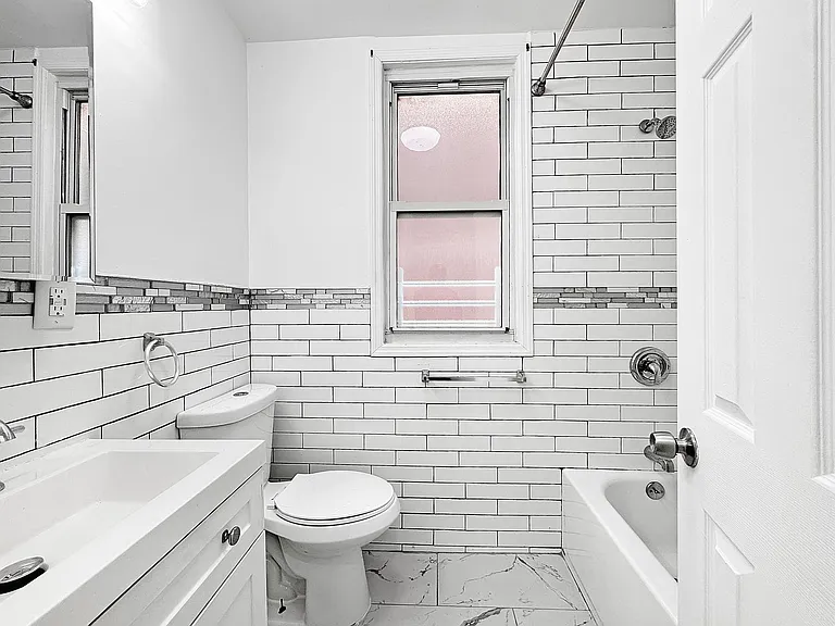 1655 Holland Ave #1 — Photo 7