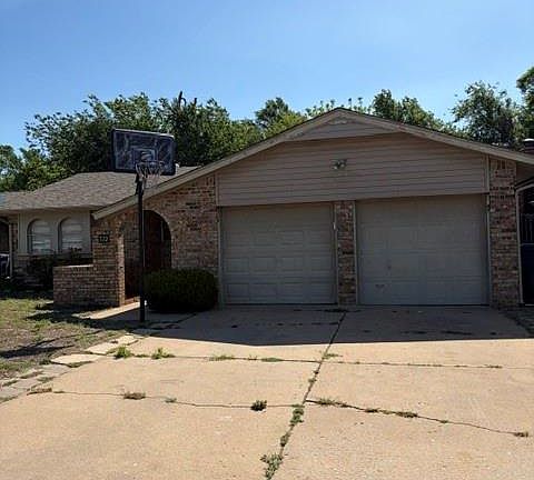 2nd image of 712 N Anita Dr