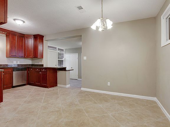 5th image of 4550 Cerise Ave