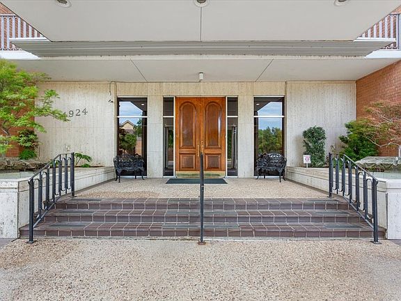 3rd image of 4924 Cobbs Dr APT 3C